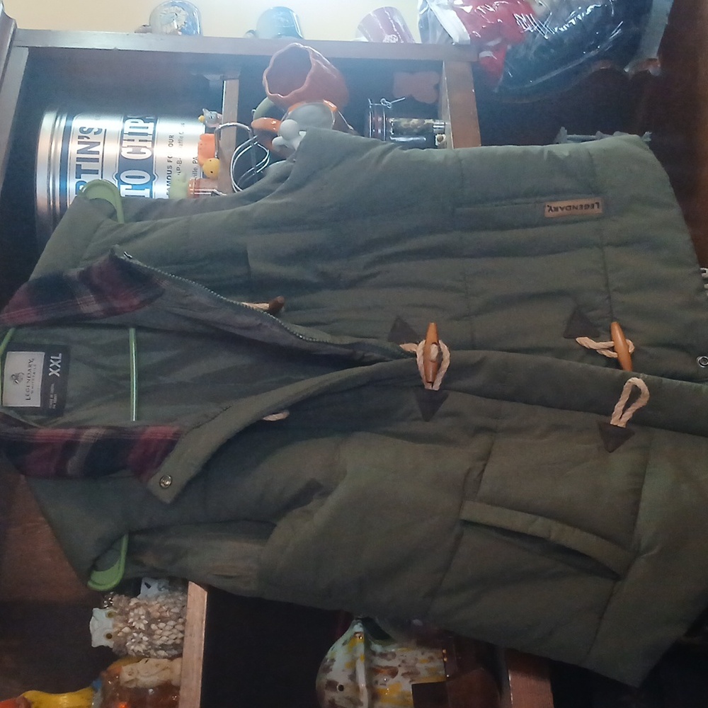NWT Womens Legendary Whitetails Puffer Vest